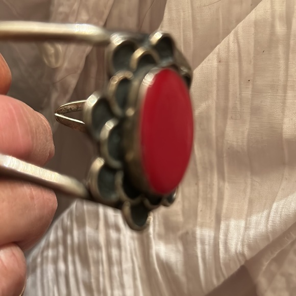 Vintage Mexico* Silver Cuff Bracelet w red stone/ coral** - Picture 4 of 7
